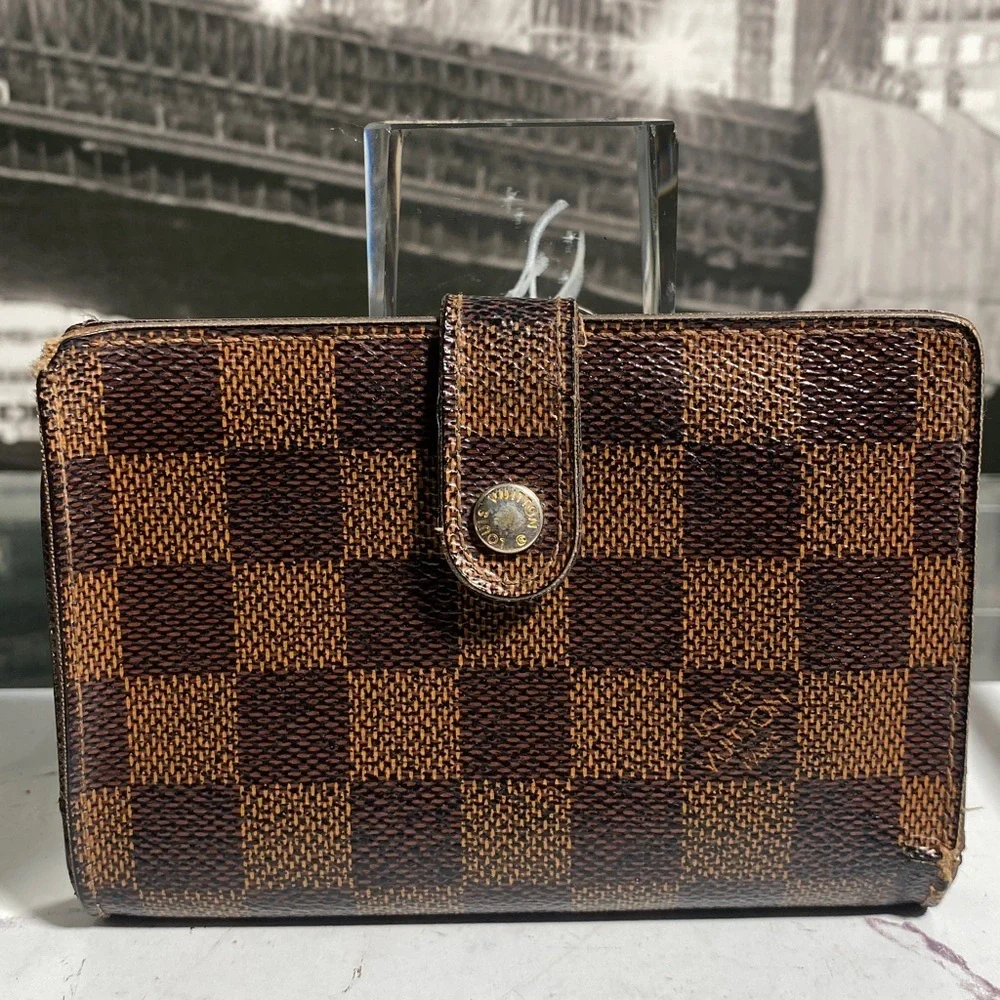 Authentic Louis Vuitton Damier Kisslock Wallet